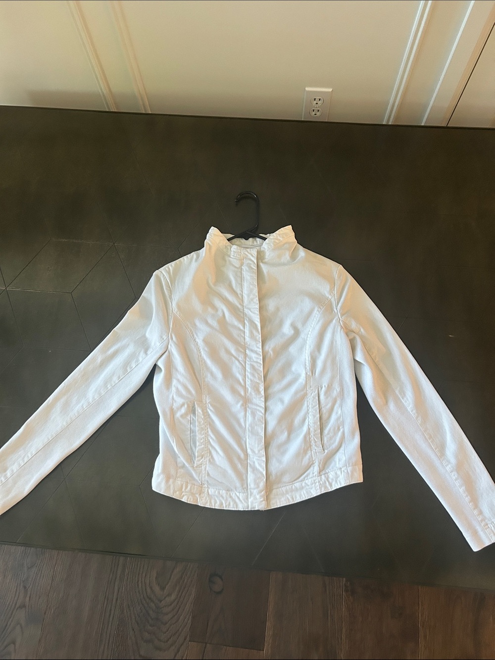 Evereve Marrakech White Lightweight Zip-Front Jacket